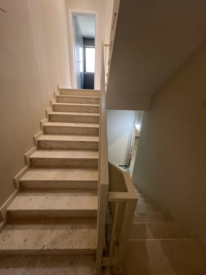 Tirane, Apartment 2+1 for Rent, First Floor, 440 m², €2200 (Green Valley)