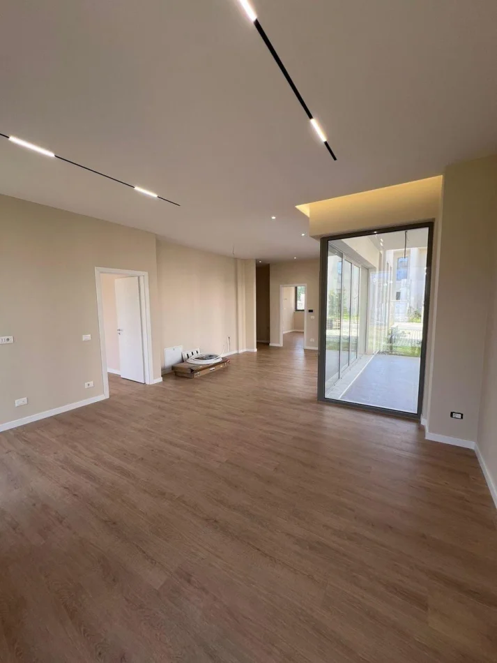 Tirane, Apartment 2+1 for Rent, First Floor, 440 m², €2200 (Green Valley)