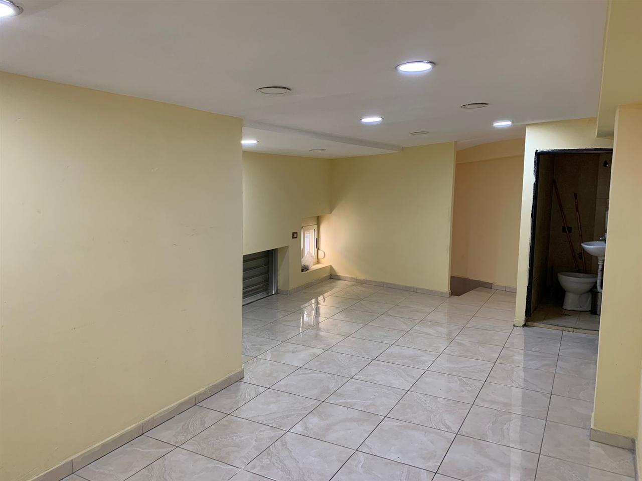 Zyra me qira 30 m² Rruga e Durrësit 420 euro