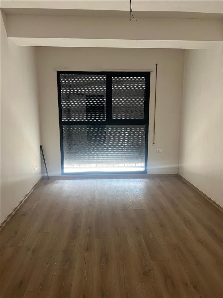 ZYRE ME QERA 116 M2 JORDAN MISJA 800 EURO