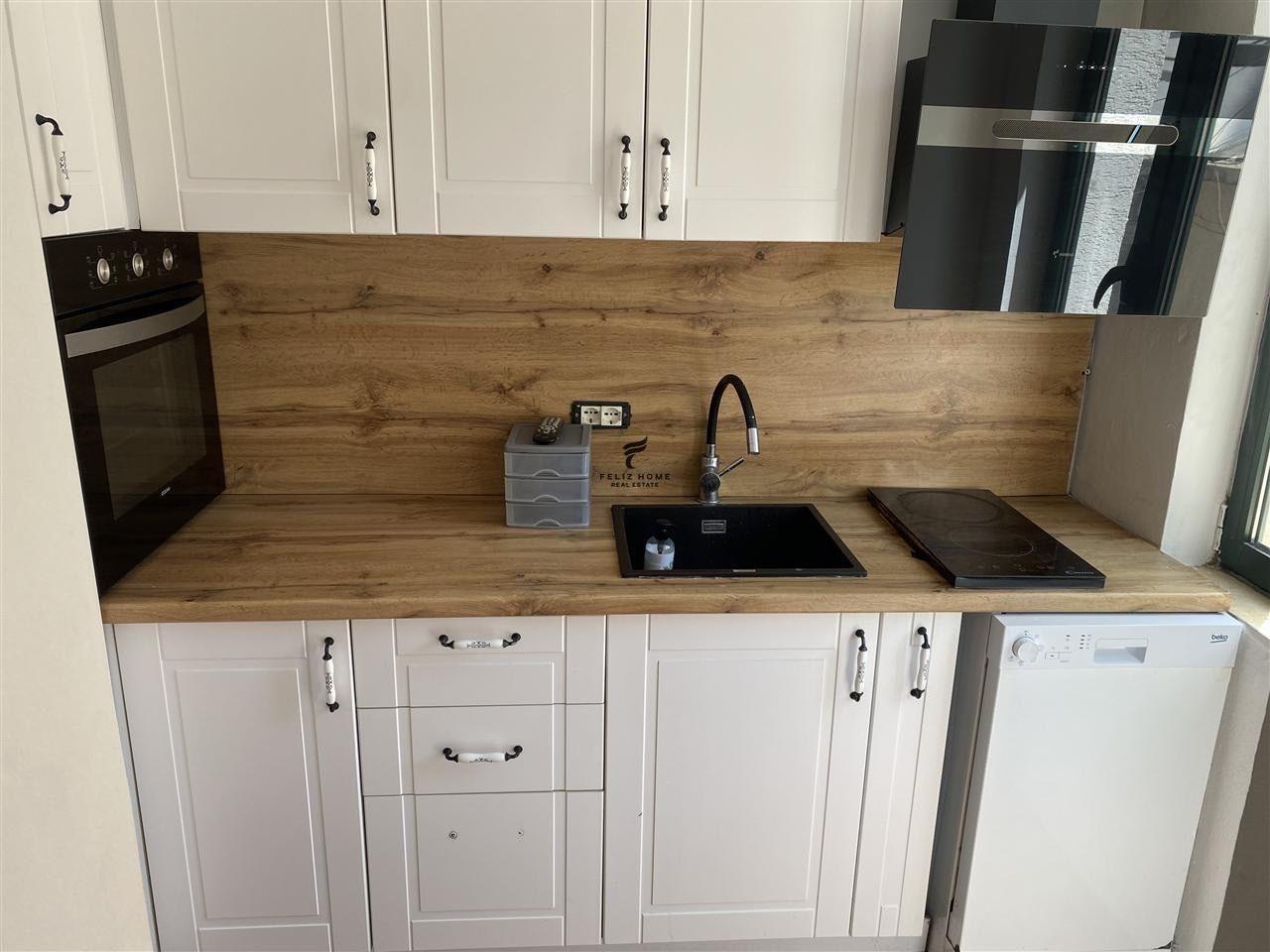 FOR RENT ROOM 50 m2 BLOCK 650 EURO