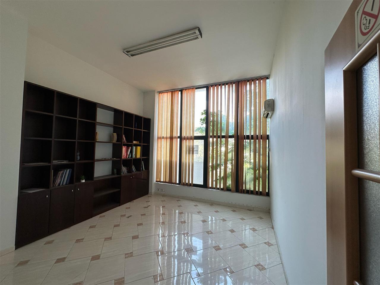 ZYRE ME QERA 230 M2 PAZARI I RI 1.900 EURO
