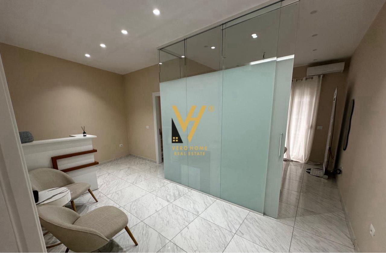 LOCAZIONE UFFICIO 70 M2 IN COMUNE DI PARISIT A 65.000 LEK