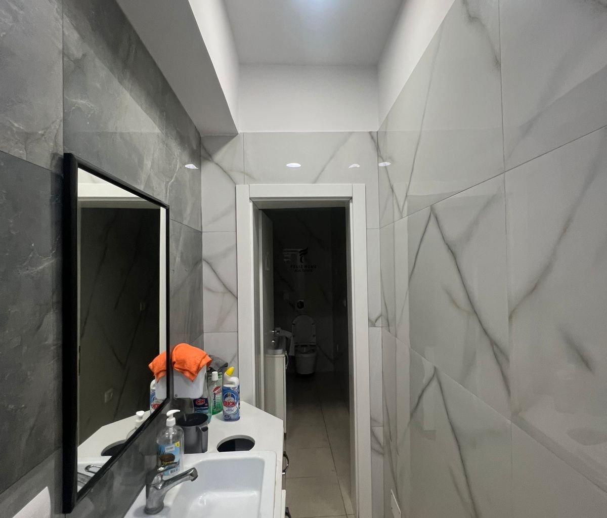Vetrina in affitto di 90 m2 in Via Kavajë a 80.000 LEKE