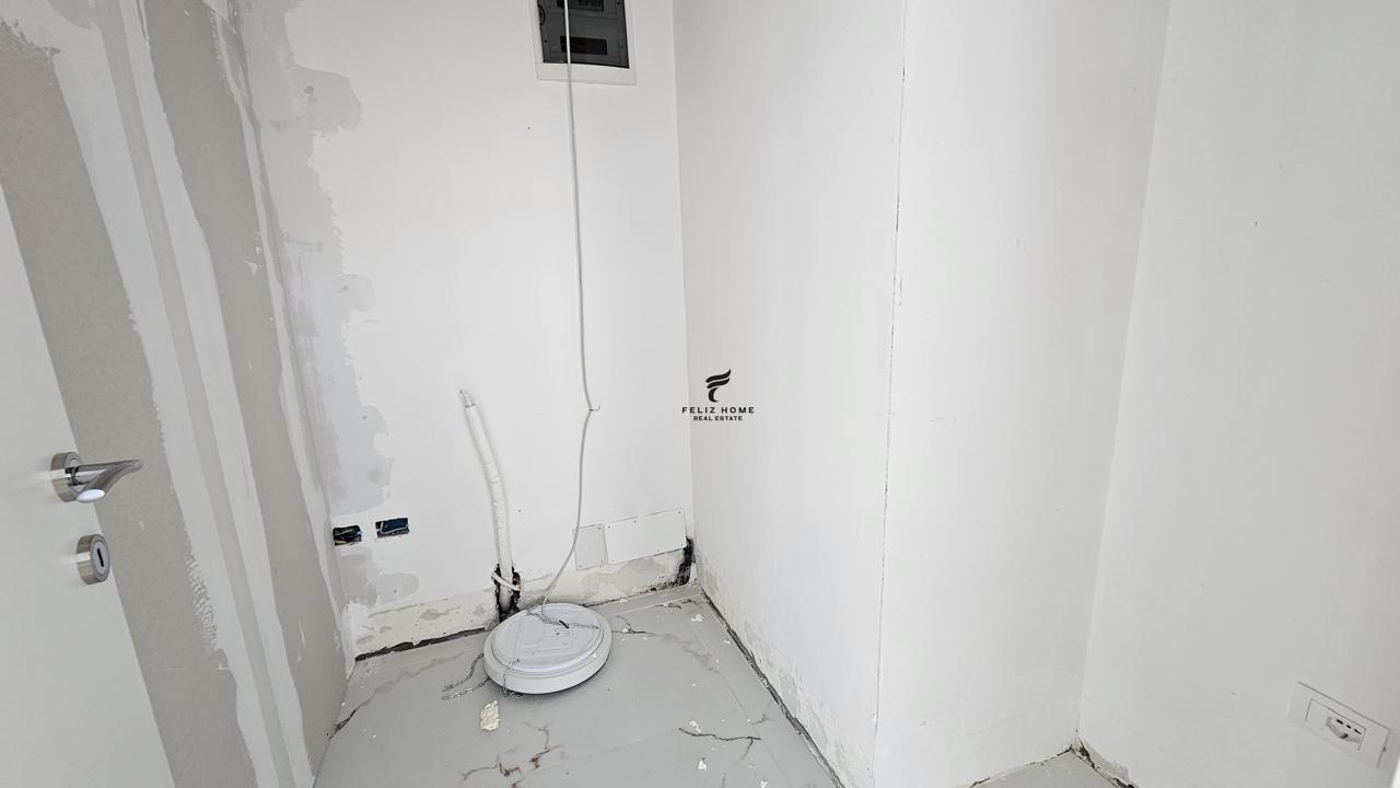 Shop for Rent 30m2 City Center 600 Euro