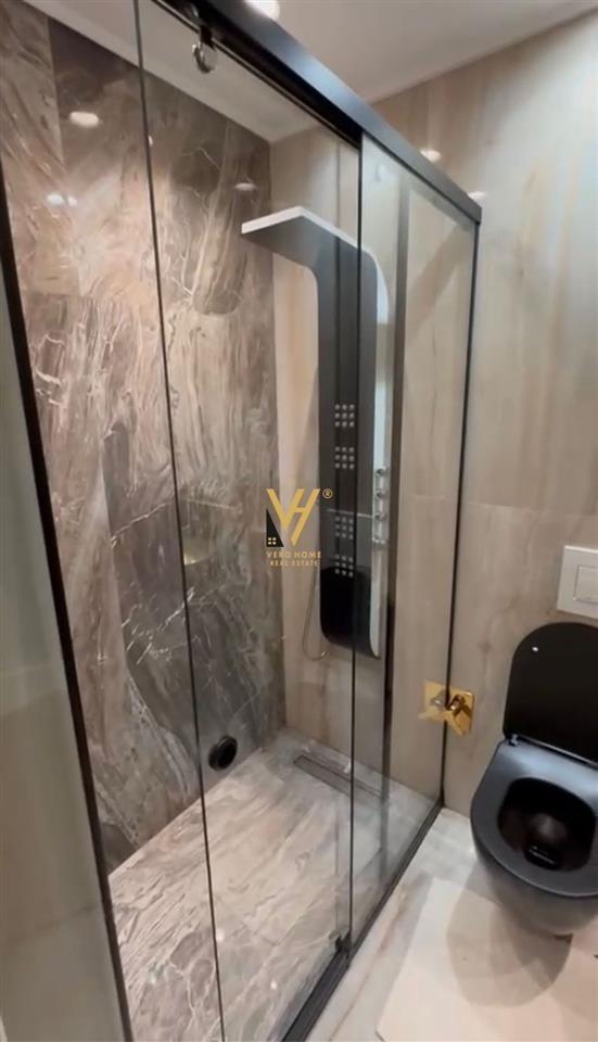 VENDESI VILLA SU DUE PIANI NELLA RESIDENZA KODRA E DIELLIT 2, 400.000 EURO