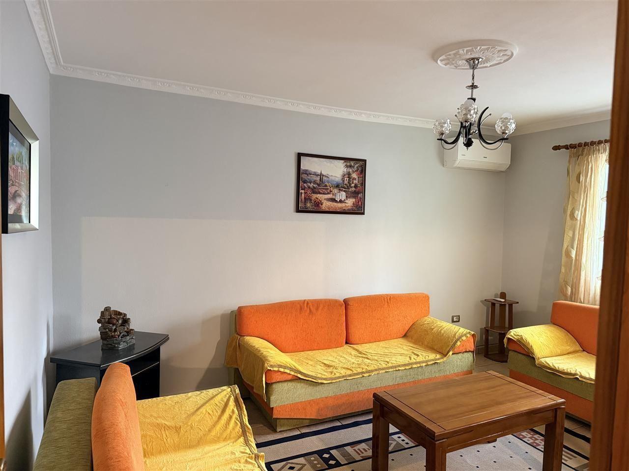 APARTAMENT ME QERA 2+1 ISH PARKU 55.000 LEKE