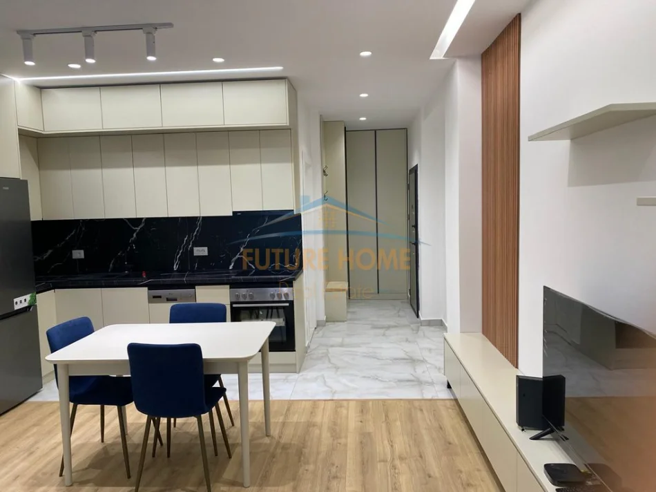 Tirane, vendesi appartamento 1+1 Piano 9, 61 m² 130.000 € (UNAZA E RE)