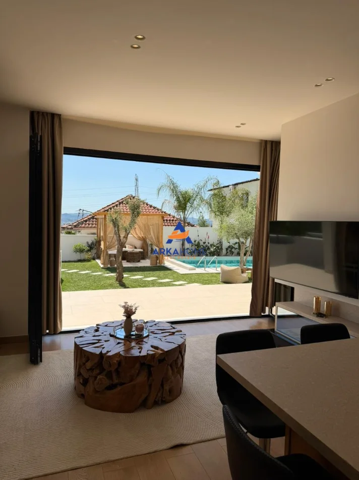 Tirane, shitet Vile Vile 1 Katshe Kati 1, 410 m² 590.000 €