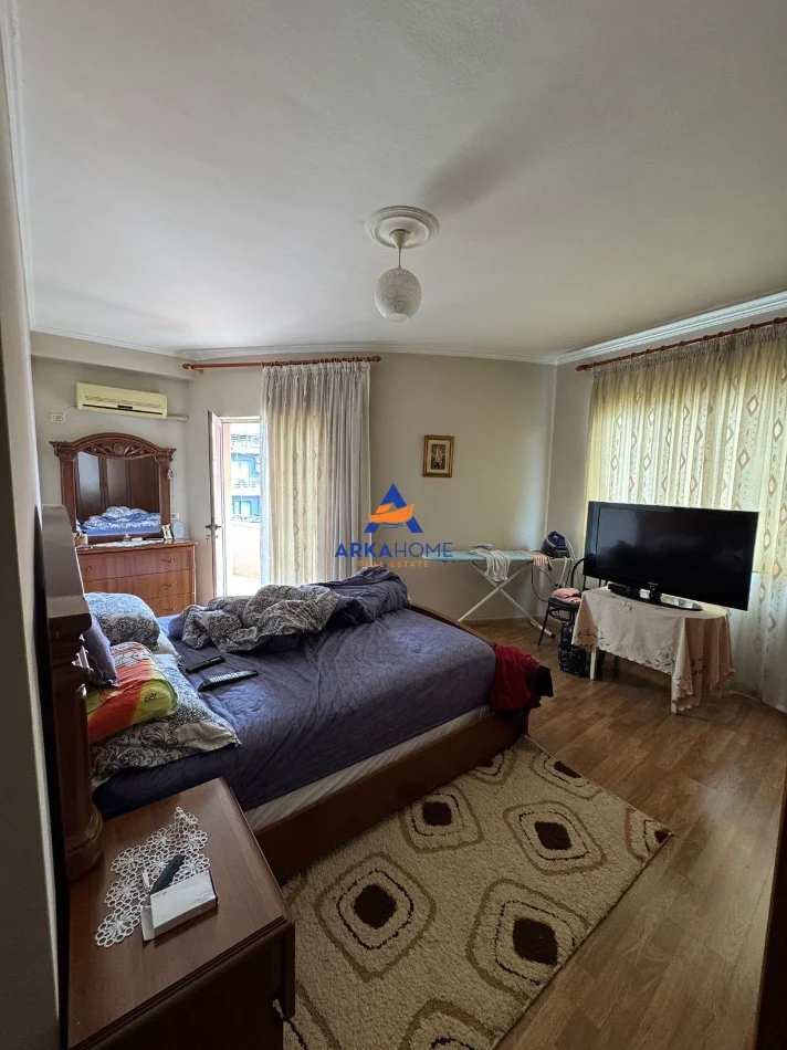 Tirane, shitet apartament 3+1+Ballkon Kati 6, 161 m² 215.000 €