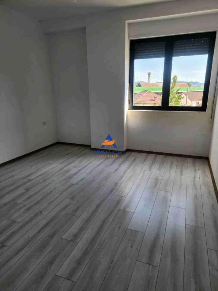 Tirane, shitet apartament 3+1+Ballkon Kati 1, 150 m² 202.500 €