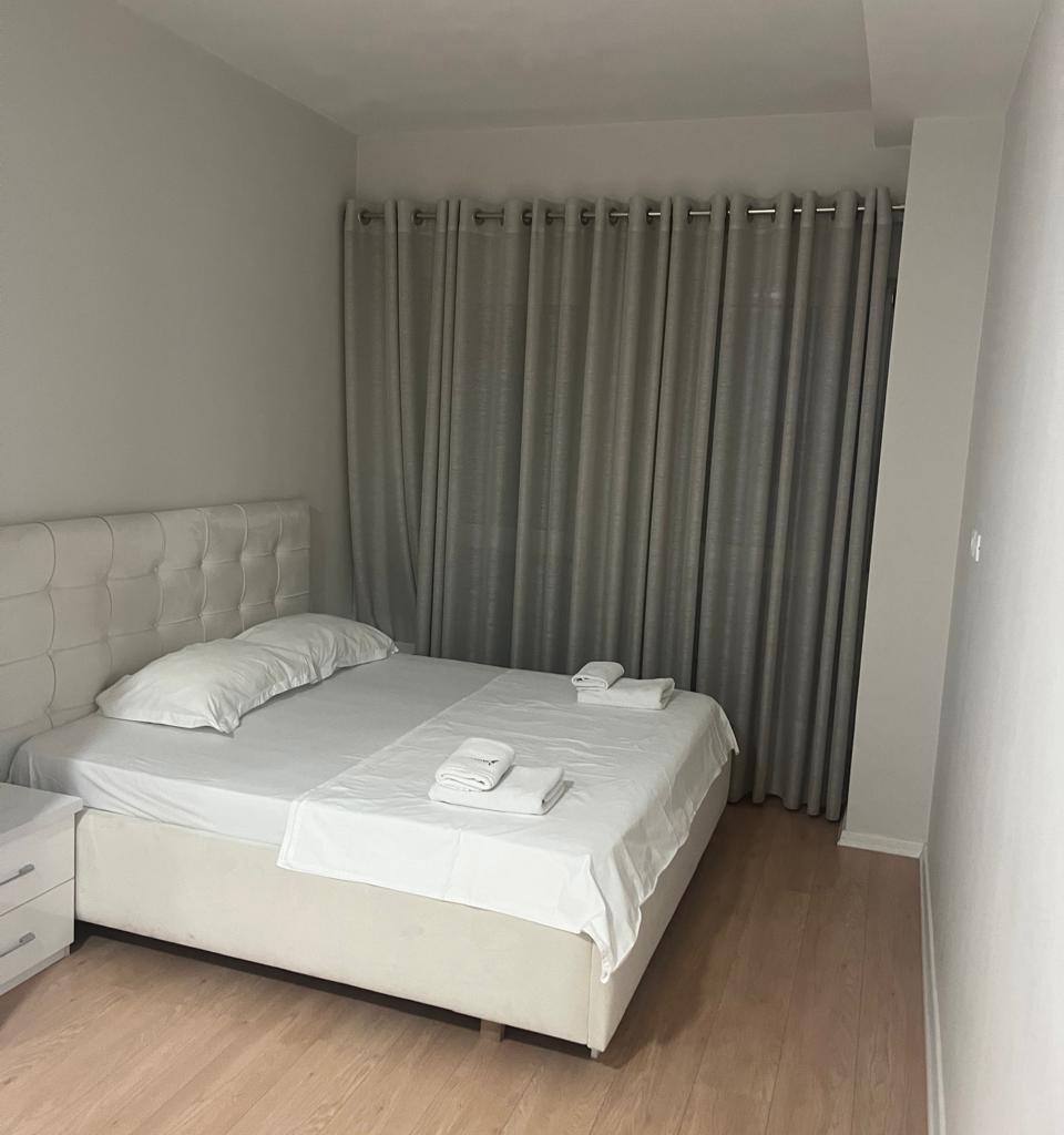 SHITET APARTAMENT 2+1+2 21 DHJETORI 240.000 EURO