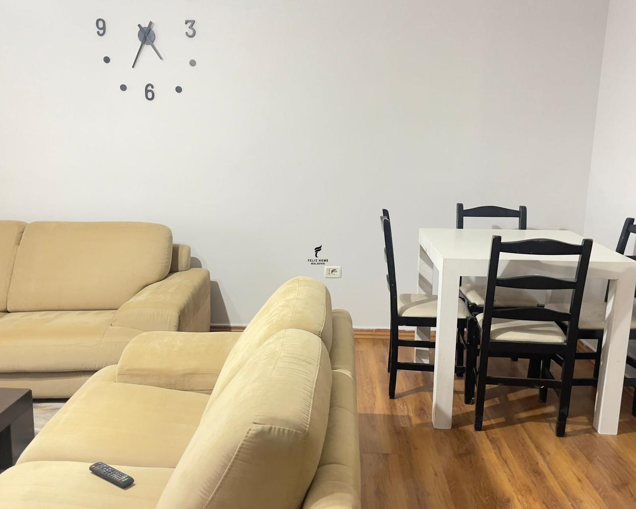 Appartamento in affitto 1+1 in quartiere Xhamllik 50.000 LEKE FH-79960