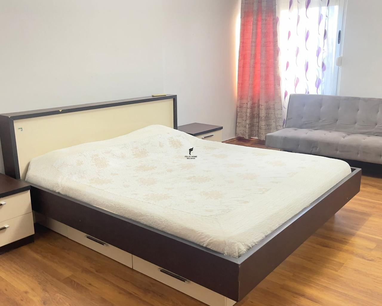 Appartamento in affitto 1+1 in quartiere Xhamllik 50.000 LEKE FH-79960