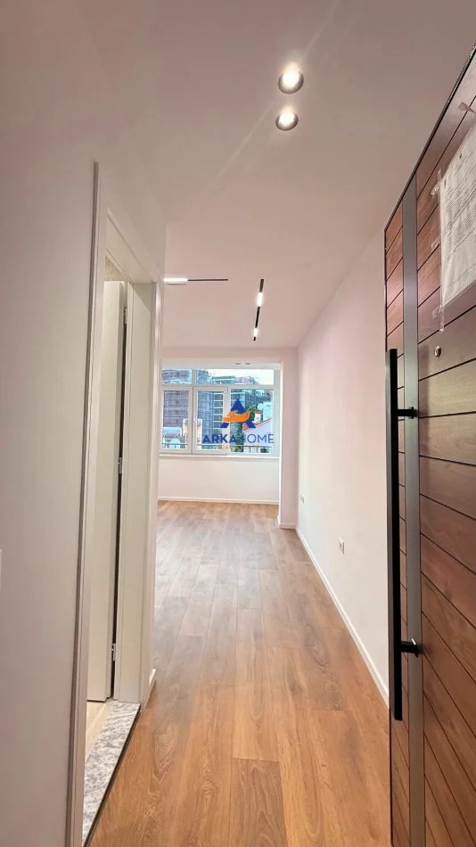 Tirane, shitet apartament 1+1 Kati 4, 30 m² 115.000 €