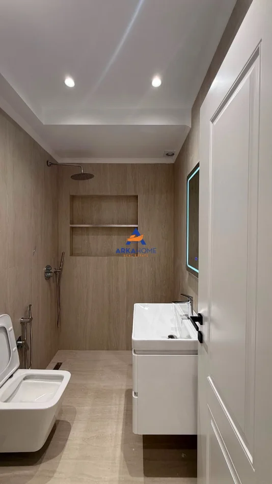 Tirane, shitet apartament 1+1 Kati 4, 30 m² 115.000 €