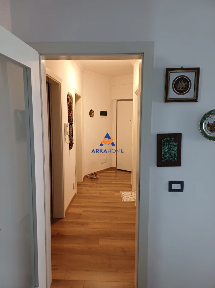 Tirane, shitet apartament 3+1+Ballkon Kati 3, 105 m² 280.000 €