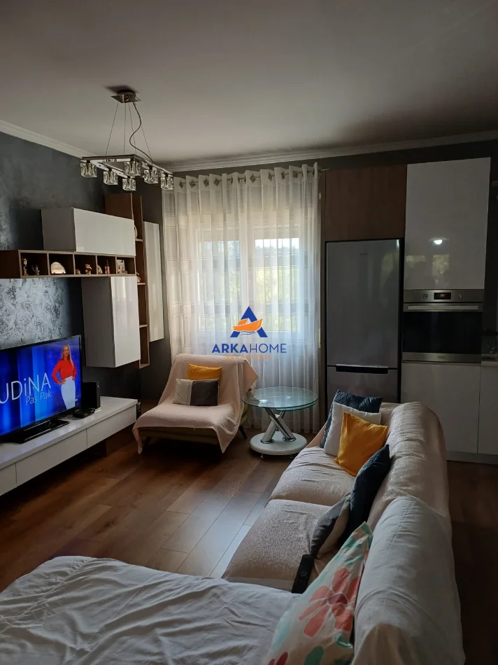 Tirane, shitet apartament 3+1+Ballkon Kati 3, 105 m² 280.000 €