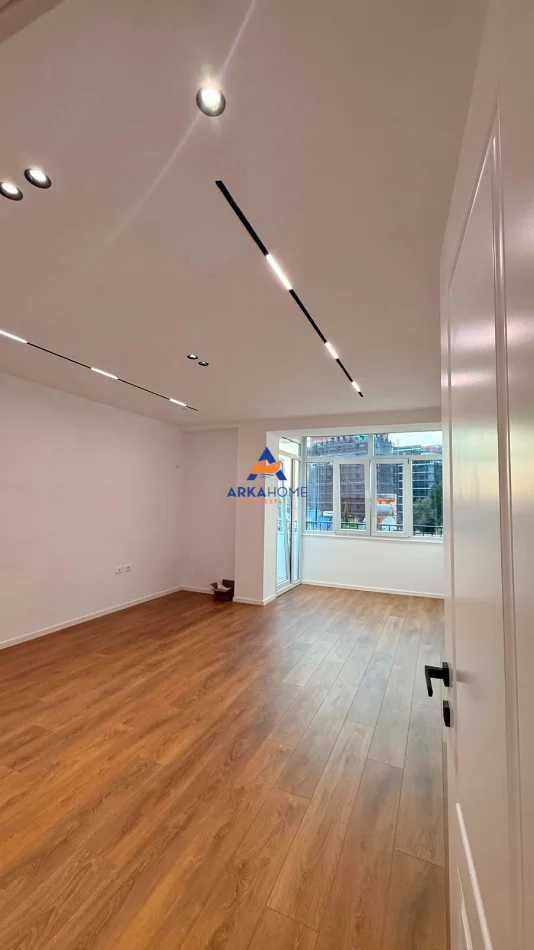 Tirane, shitet apartament 1+1+Ballkon Kati 4, 60 m² 155.000 €
