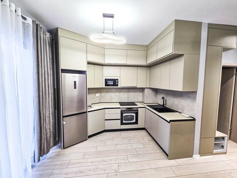 Tirana, appartamento in affitto con 1+1+balcone al terzo piano, 70 m², 590 € (ASTIR)