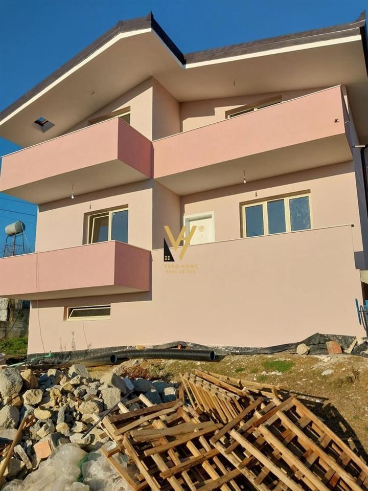 SHITET VILE DY KATESHE NE PRISKE TE MADHE 412.000 EURO