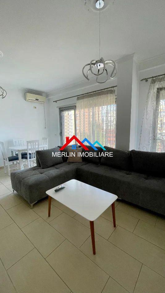JEPET APARTAMENT 1+1 ME QERA TEK RRUGA E KAVAJES.