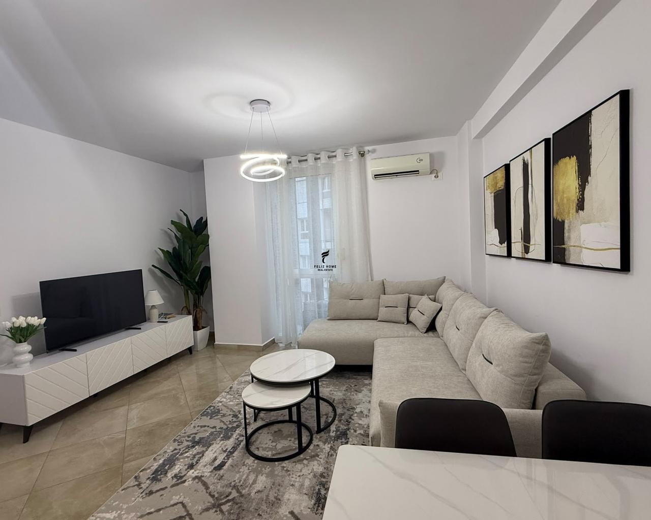 APARTAMENT ME QERA 2+1 RRUGA E BARRIKADAVE 80.000 LEKE FH-84