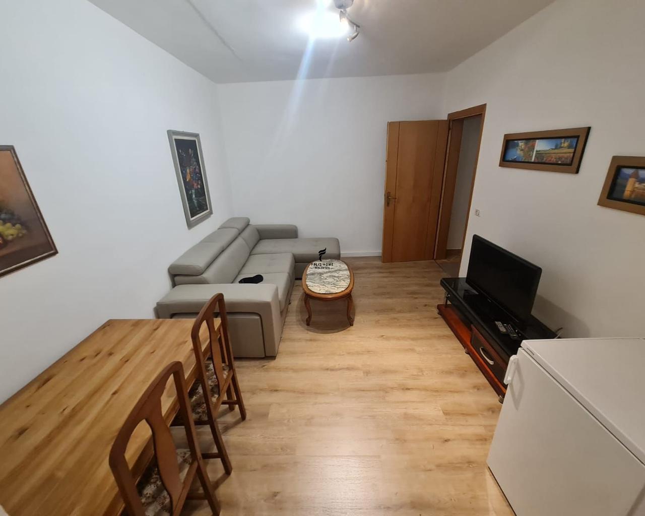 APARTAMENT ME QERA 1+1 MYSLYM SHYRI 50.000 LEKE FH-77784