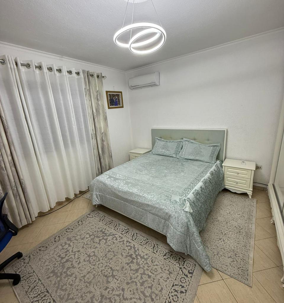 VILE ME QERA 2 KATESHE 5 MAJI 1.000 EURO
