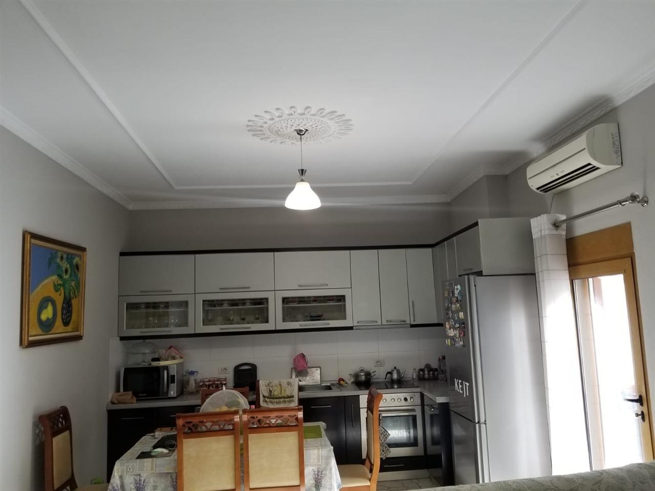 Vile in vendita di 720 m² a 750.000 euro