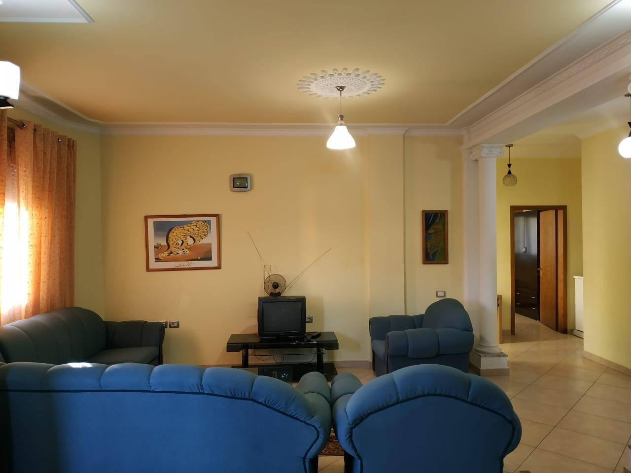Vile in vendita di 720 m² a 750.000 euro