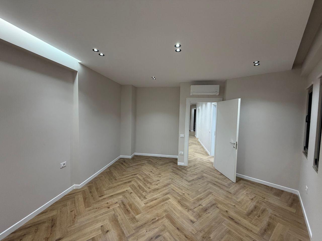 ZYRE ME QERA 128 M2 ASTIR 1.000 EURO