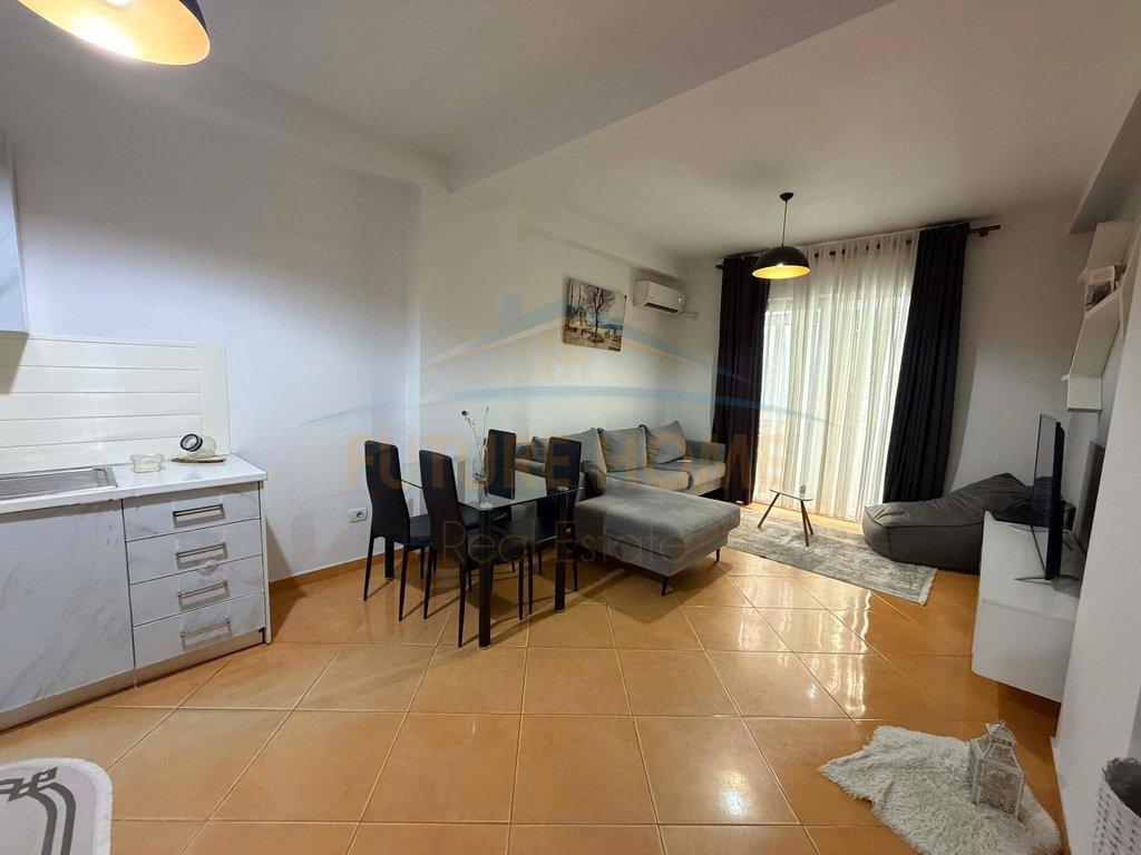 0694738665 Shitet, Apartament 1+1 + Post Parkimi, Unaza e Re