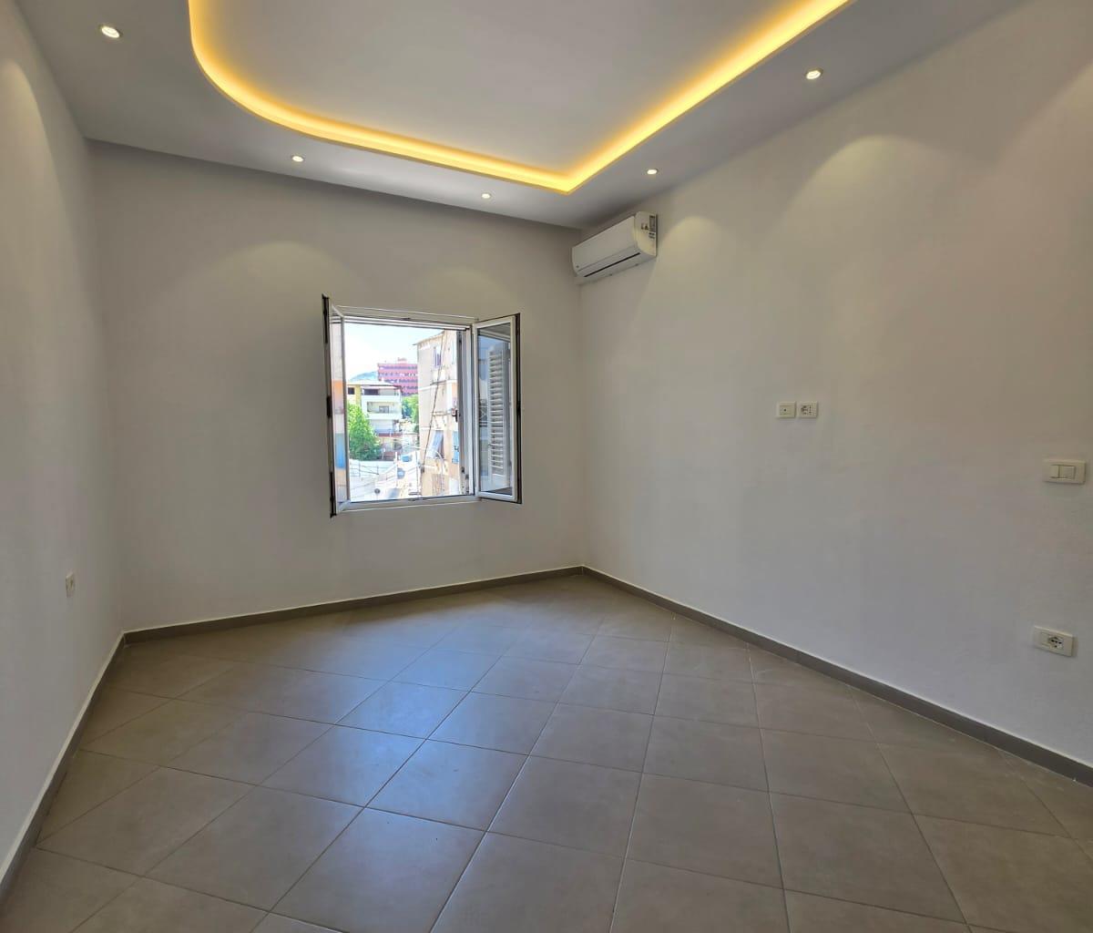 Me Qera: Ufficio - 80m2 📍Garda / Lago artificiale