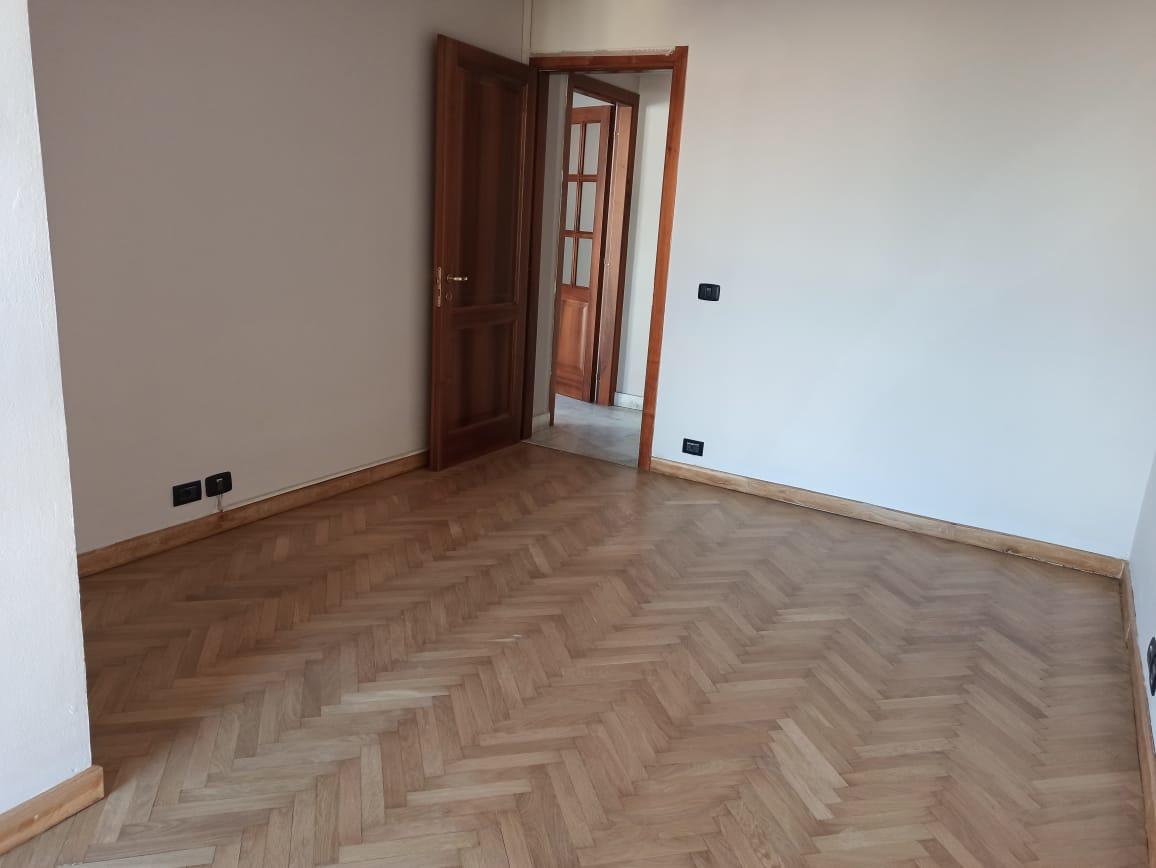 Commercial Space with 130 m2, City Center 180,000 LEK